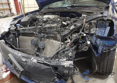 2015 Hyundai Genesis 3.8 Ultimate z USA, uszkodzony, nr VIN KMHHU6KJ7FU128622